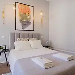 Konukevi Plaza-charming 3*